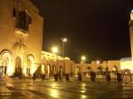 GebÃ¤ude bei der Hassan II Moschee bei Nacht