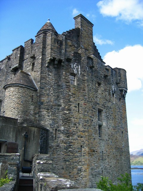 06061-Eilean Dohan Castle.jpg