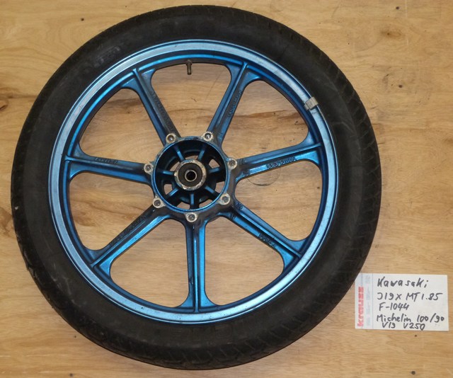 Kawasaki 19x1-85 VorneA1